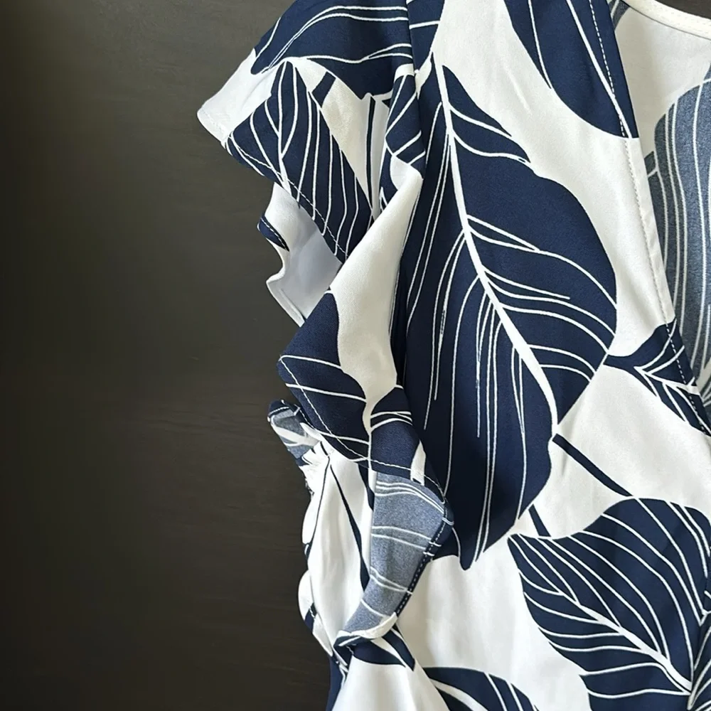 Liz Claiborne Short Sleeve Leaf A-Line Dress